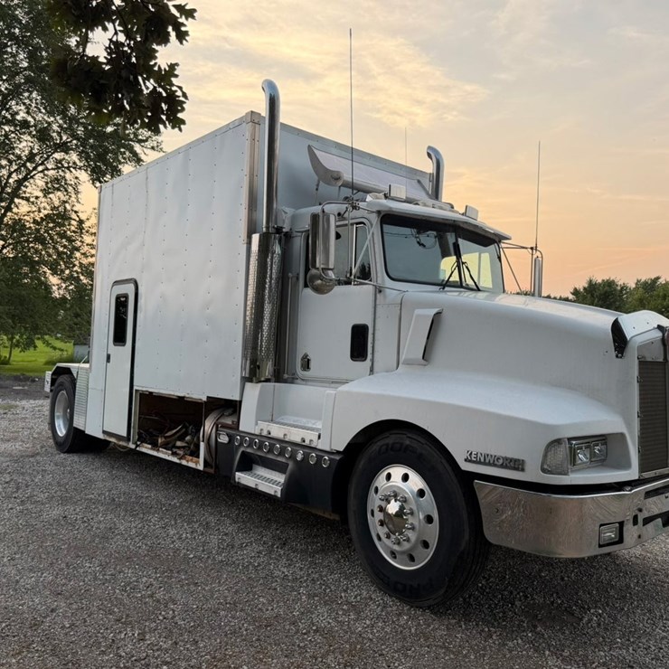 1989 KENWORTH T600