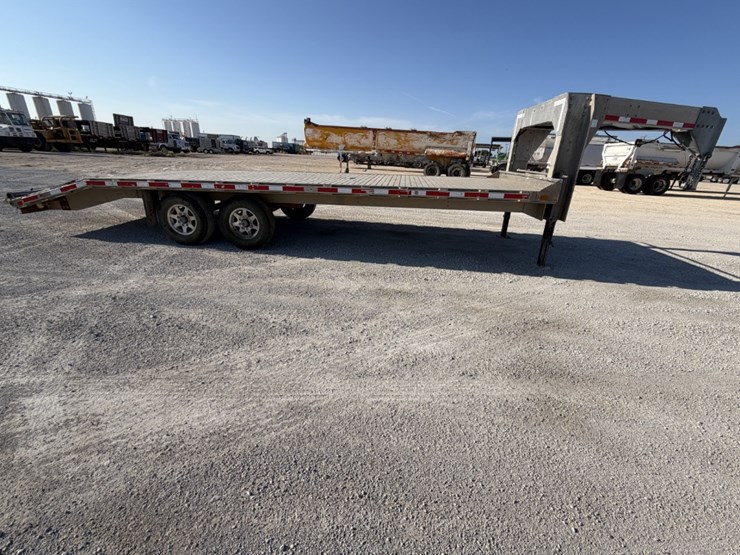 2022-eby-aluminum-gooseneck-trailer-image-4