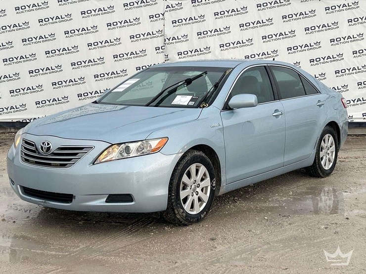 2009-toyota-camry-hybrid-sedan-image-1