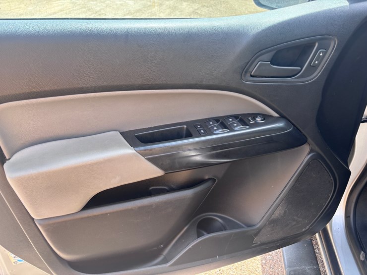 2020-chevrolet-colorado-image-8