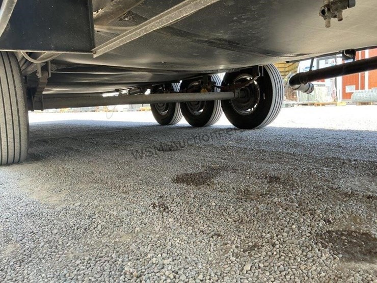 2017-forest-river-vengance-fifth-wheel-toyhauler-image-31