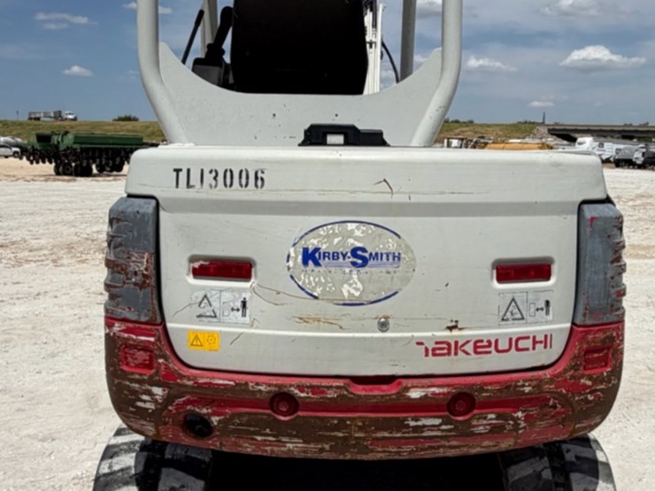 takeuchi-tb235-image-6