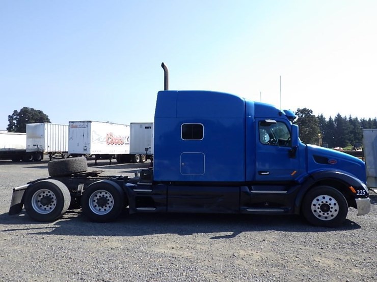 2015-peterbilt-325-image-6