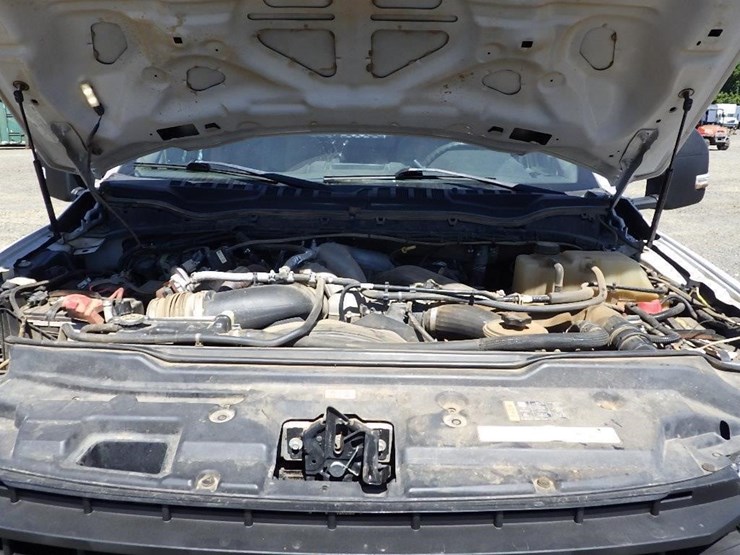 2020-ford-f550-image-9