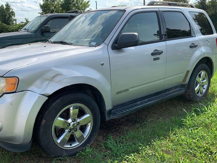 2008-ford-escape-image-1