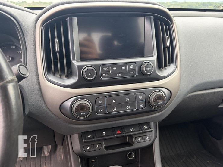 2017-chevrolet-colorado-image-12