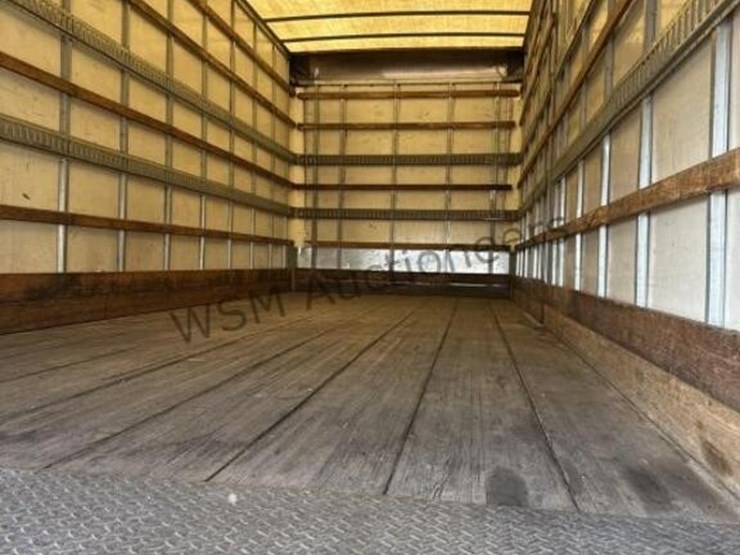 2012-international-4300lp-box-truck-image-13