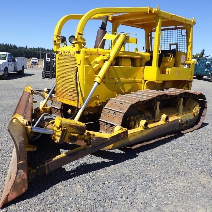 CATERPILLAR D6