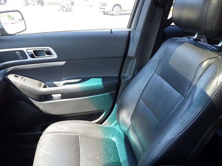 2013-ford-explorer-image-21