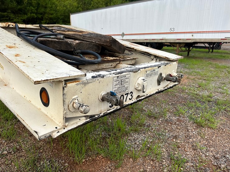 #4525-•-2010-eager-beaver-50-gsl-tri-axle-lowboy-image-7