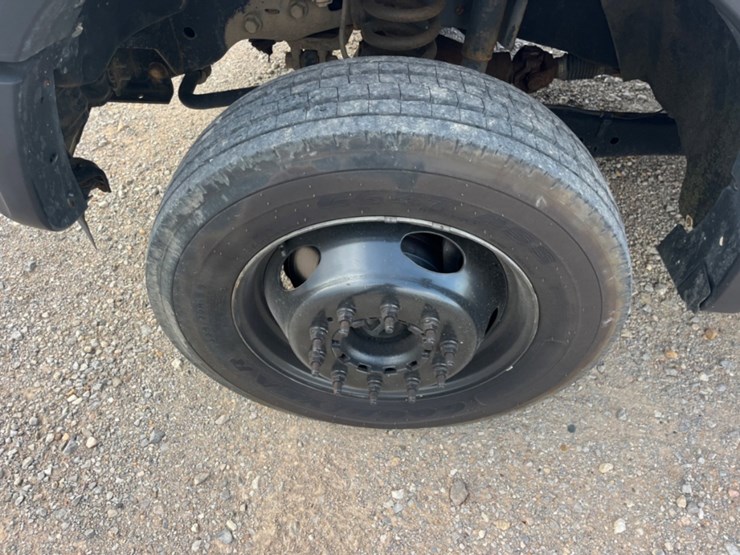2014-ford-f550-image-10