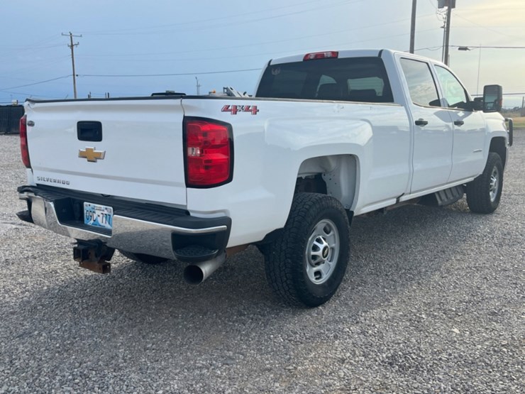 2018-chevrolet-silverado-2500hd-image-5