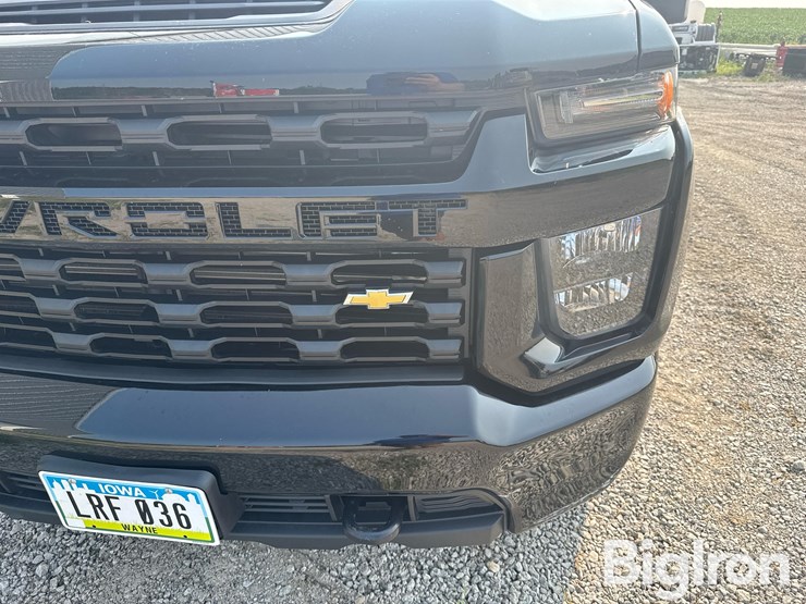2022-chevrolet-silverado-2500-image-10