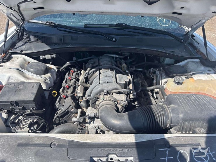 2016-dodge-charger-sedan-image-7
