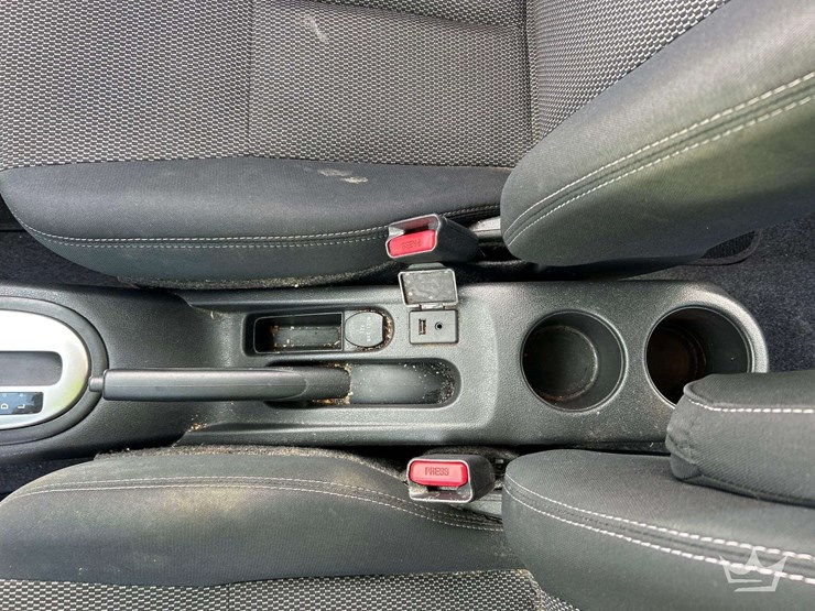 2016-nissan-versa-sedan-image-18