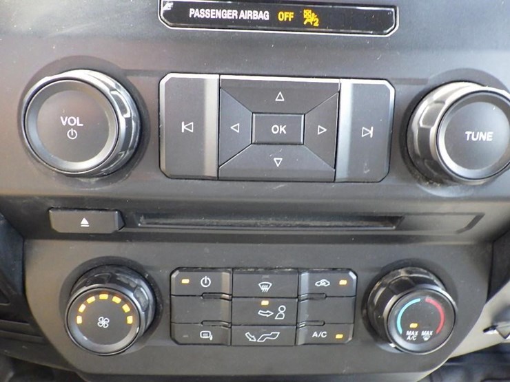 2017-ford-f150-image-30