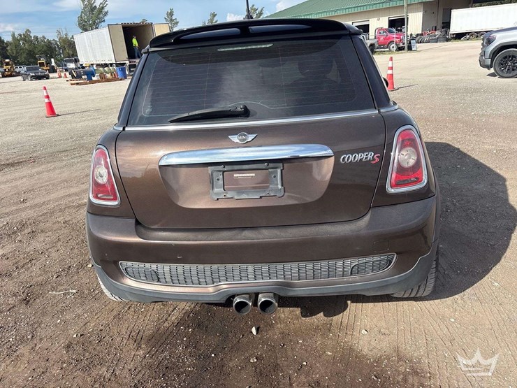 2010-mini-cooper-hatchback-image-22
