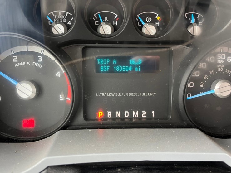2015-ford-f550-image-21