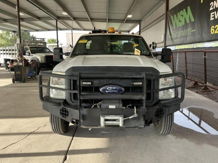2013-ford-f550-image-3