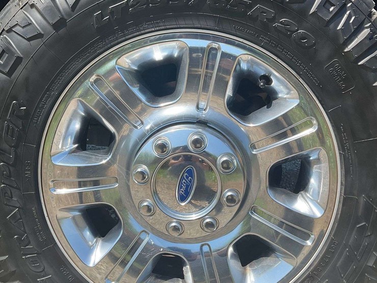 2016-ford-f250-lariat-image-8