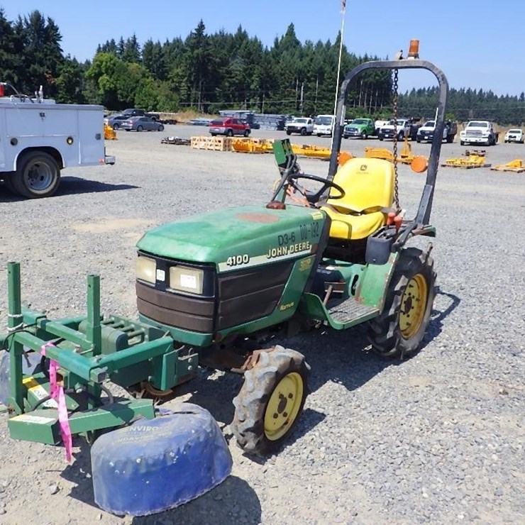 JOHN DEERE 4100