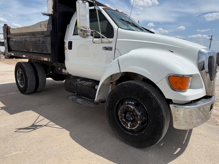 2006-ford-f750-image-3