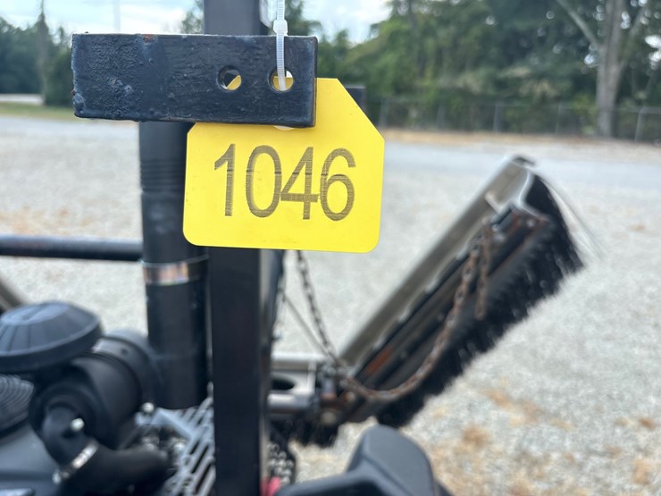 #1046-•-used-toro-2040-bunker-rake-image-2