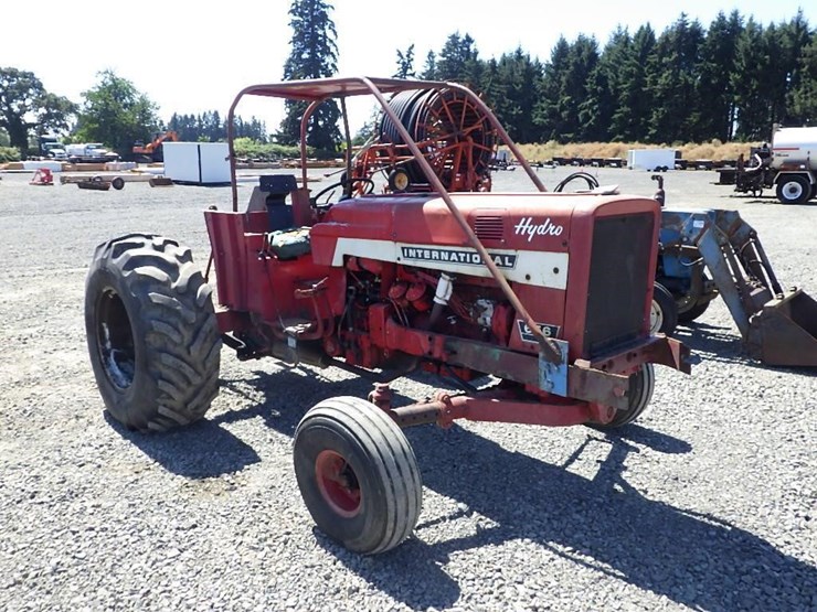 international-i-656-tractor-image-3
