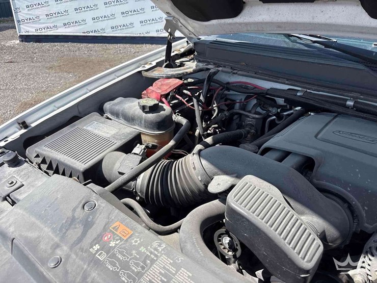 2014-chevrolet-tahoe-image-8