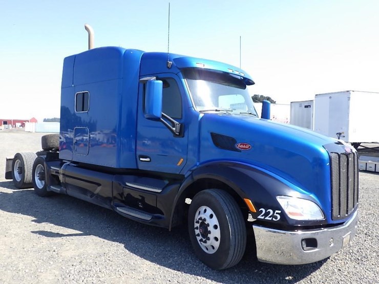 2015-peterbilt-325-image-7