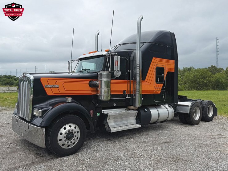2022-kenworth-w900l-image-1
