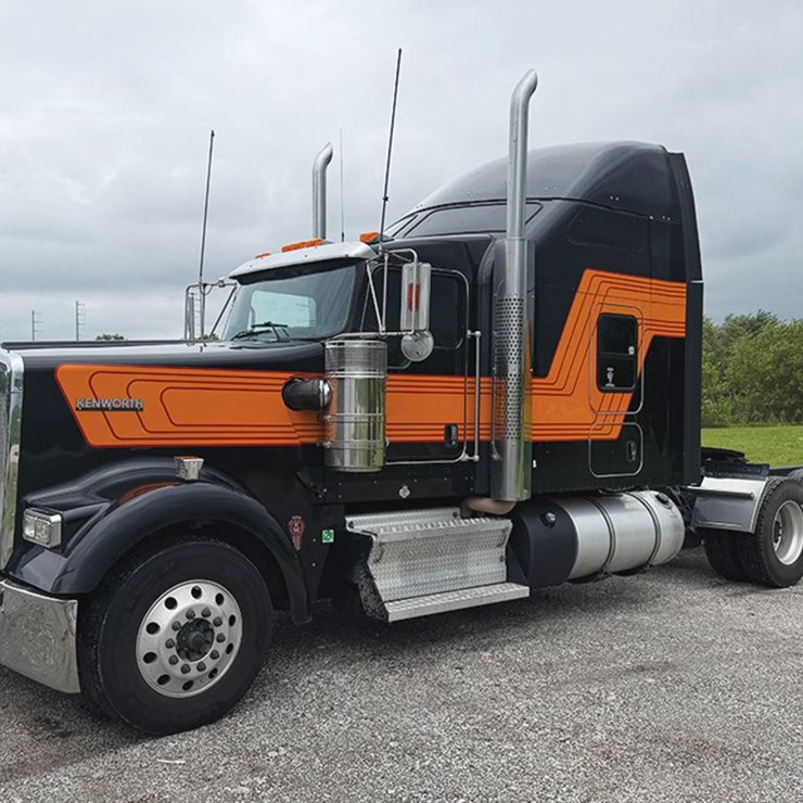 2022 KENWORTH W900L