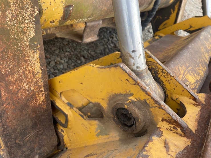 deere-325-image-14