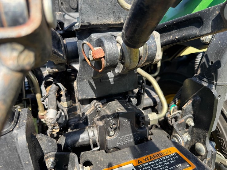 2014-john-deere-1023e-image-51