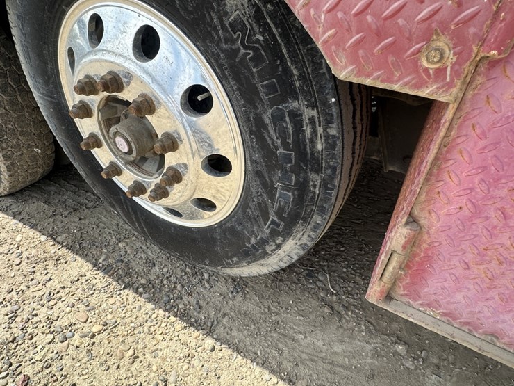 2011-peterbilt-365-image-20