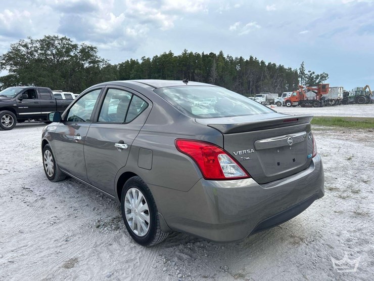 2016-nissan-versa-sedan-image-4