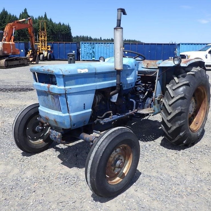 VTB U-445 Tractor