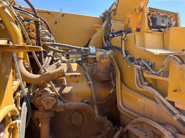 caterpillar-d6t-xl-image-4