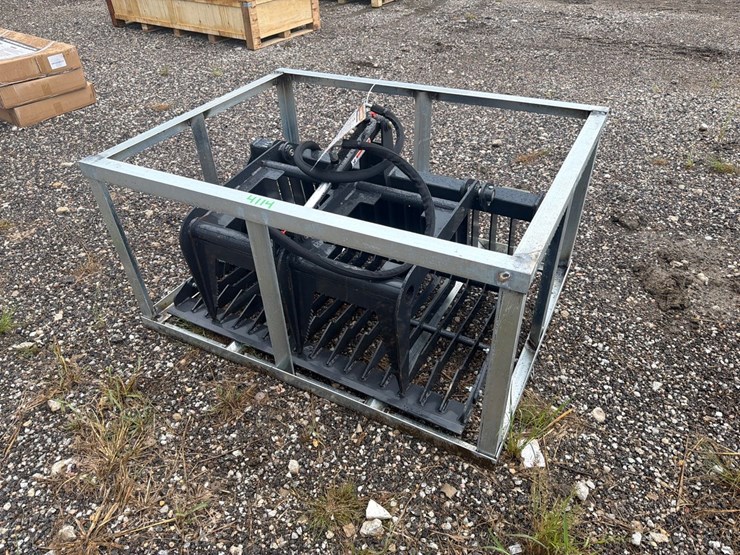 landhonor-mrb-72-44w-44in-mini-skid-steer-rock-grapple-image-1