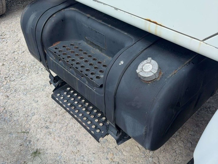 2001-international-4900-image-17