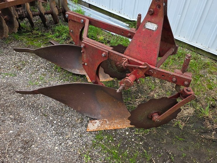#673-•-2b-3pt-plow-image-1