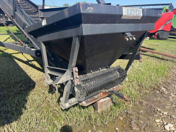 2015-layco-35ft-commodity-conveyor,-28''-belt,-electric-15hp-motor,-low-use,-cleated-belt-image-4