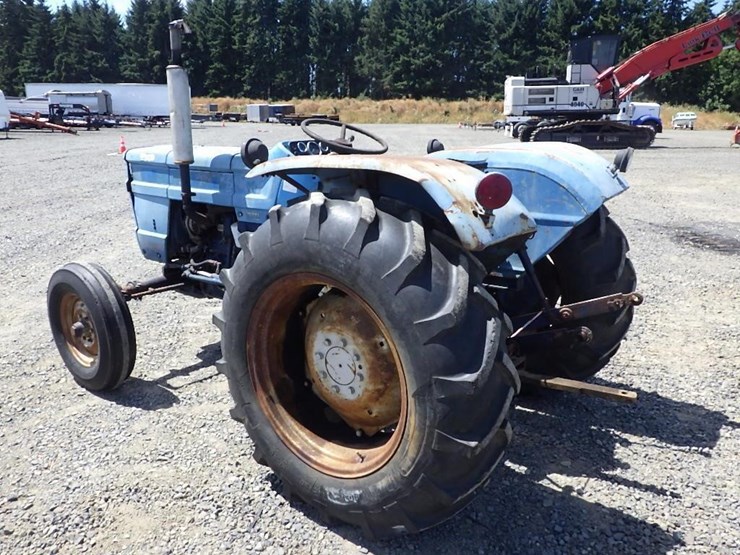 vtb-u-445-tractor-image-3