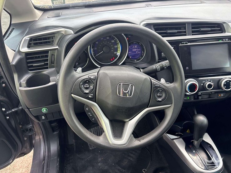 2015-honda-fit-ex-sedan-image-11