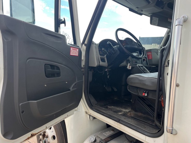2012-international-durastar-4400-image-24