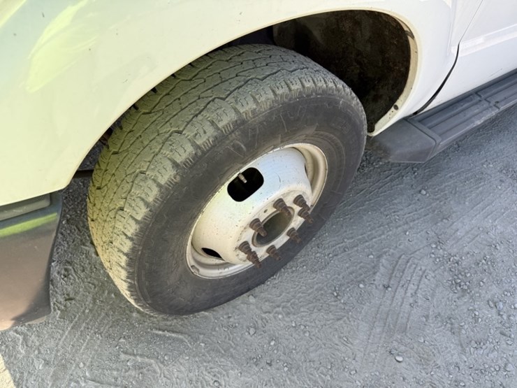 2012-ford-f350-image-13