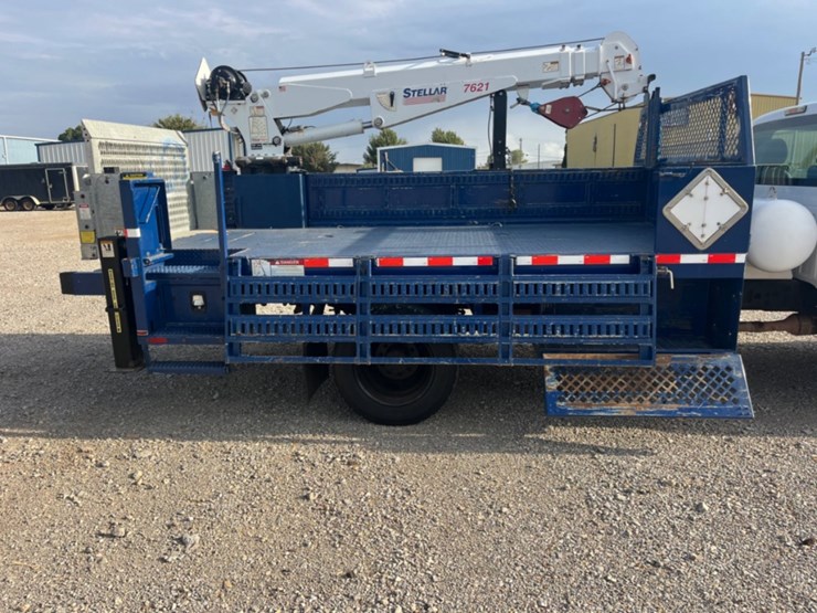 2016-ford-f550-image-16
