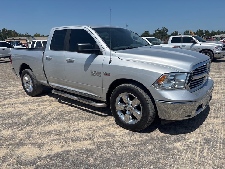 2016-dodge-1500-image-2