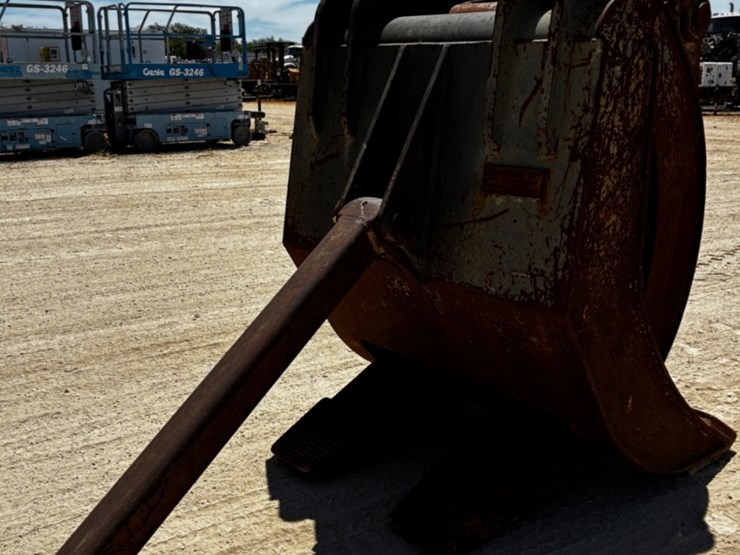 komatsu-pc30-image-3