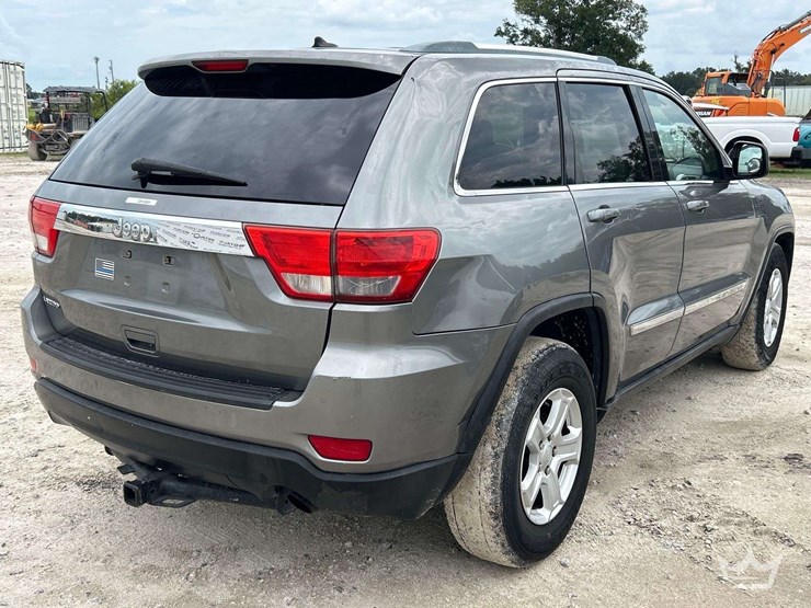 2012-jeep-grand-cherokee-image-4